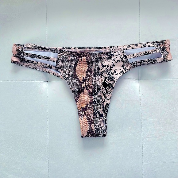NWT snake cut out sides skimpy peach tan neutral swim bottoms women medium - Picture 2 of 6